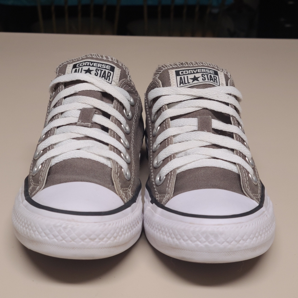 Converse CTAS low casual sneakers size 7 - Picture 2 of 9